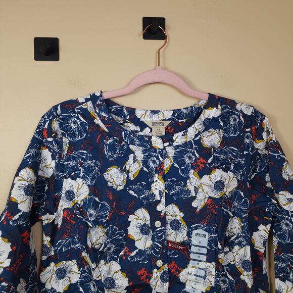 Duluth Wrinklefighter Tunic in Navy Sun Floral Size XS - Picture 2 of 9